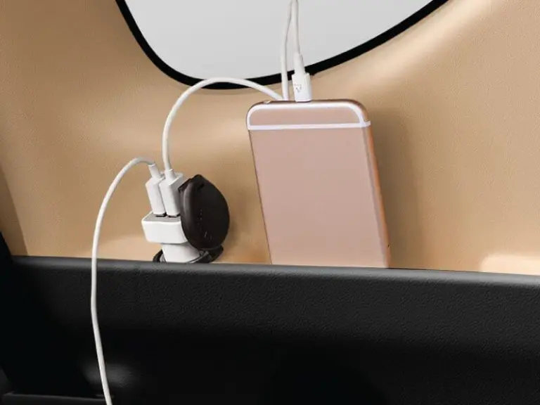Power Outlet Belakang