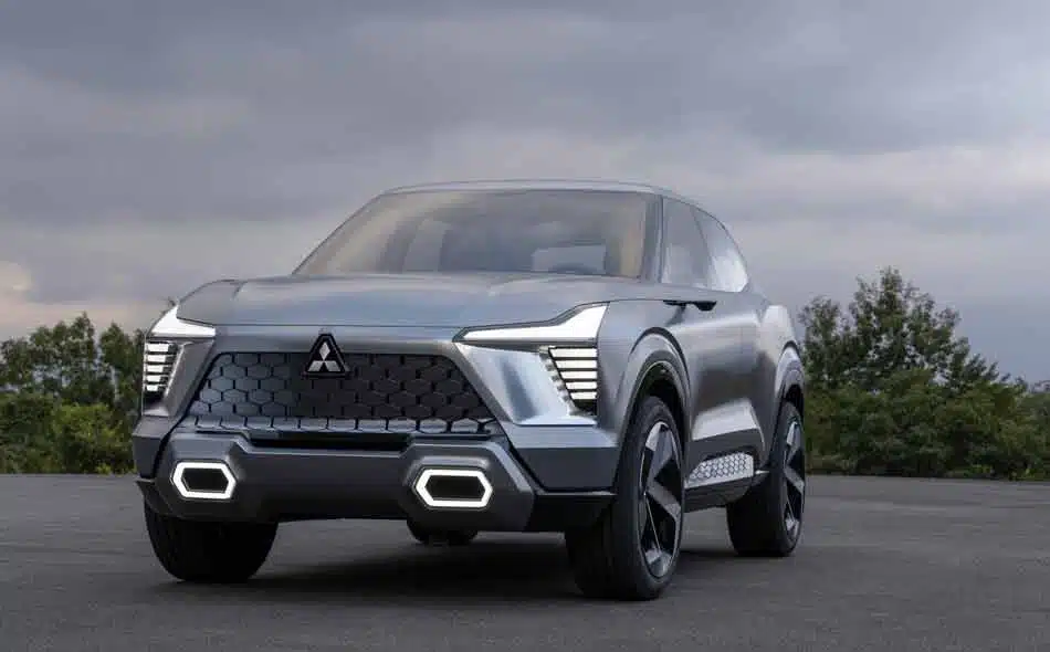 Mitsubishi-XFC-Concept-banner-exterior-8