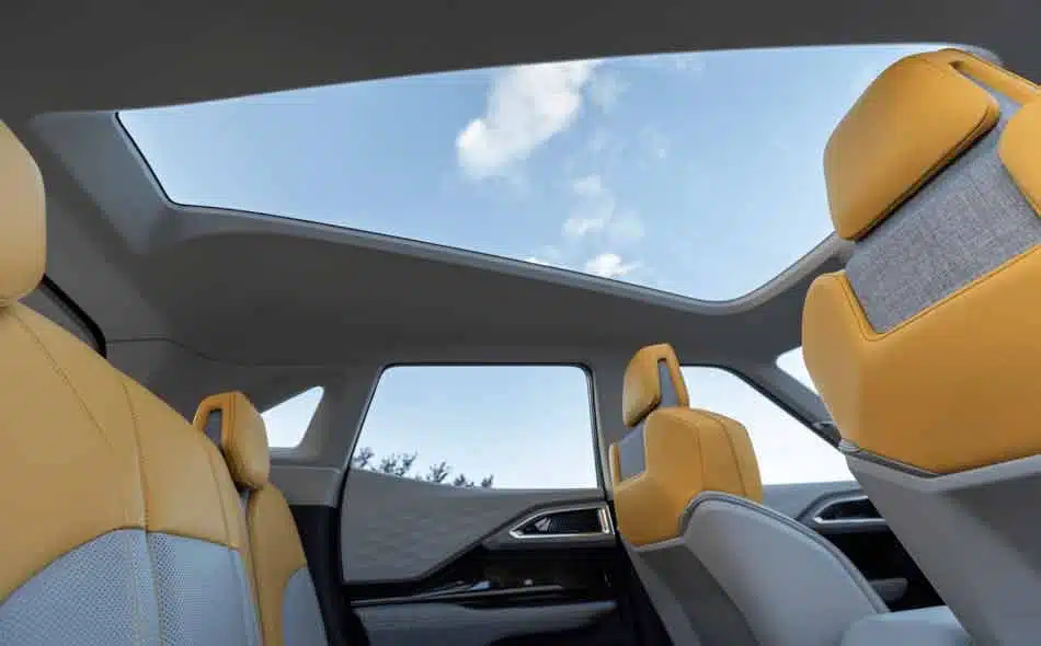Mitsubishi-XFC-Concept-banner-interior-1