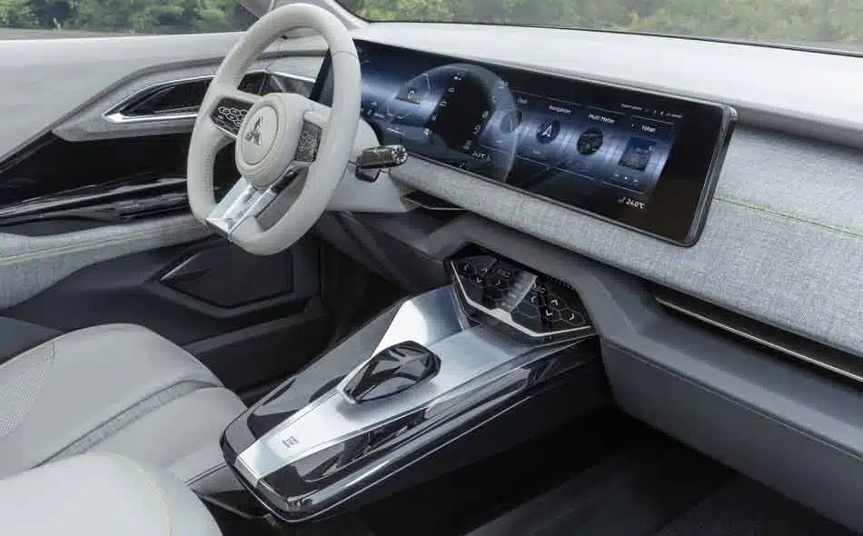 Mitsubishi-XFC-Concept-banner-interior-7